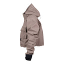 Veste de wading respirante PROS Wear modèle 444/AIR montrant la coupe courte et le profil de la capuche - vue de profil.