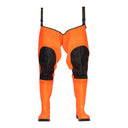 Cuissardes de sécurité haute visibilité orange fluo PROS Wear modèle WRM02/FLUO, avec bottes S5 et renforts de genoux noirs - vue de face.