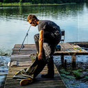 Pêcheur portant le chausson thermique matelassé pour waders modèle KL09/SB PROS-Wear.